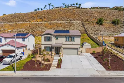 30012 Cabo Del Oeste, Highland, CA 92346 - Photo 5
