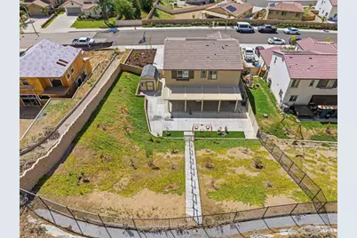 30012 Cabo Del Oeste, Highland, CA 92346 - Photo 11