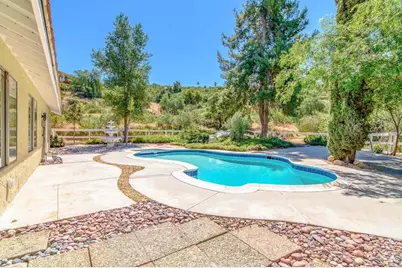 37985 Avenida Bravura, Temecula, CA 92592 - Photo 47