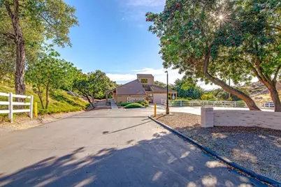 37985 Avenida Bravura, Temecula, CA 92592 - Photo 61