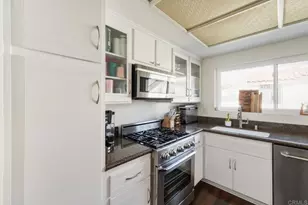 895 Connors Ct, Claremont, CA 91711 - Photo 9