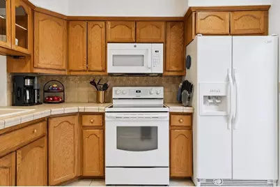 447 Ridgeway Court, Spring Valley, CA 91977 - Photo 11