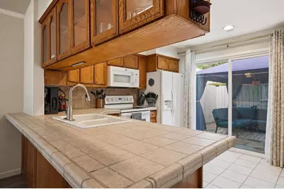 447 Ridgeway Court, Spring Valley, CA 91977 - Photo 7