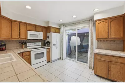 447 Ridgeway Court, Spring Valley, CA 91977 - Photo 5