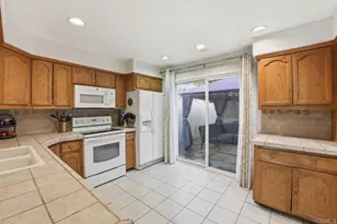 447 Ridgeway Ct, Spring Valley, CA 91977 - Photo 5
