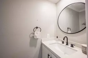 320 Grapevine Road, Vista, CA 92083 - Photo 11
