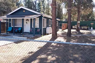 220 Mountain View Bl, Big Bear City, CA 92314 - Photo 23