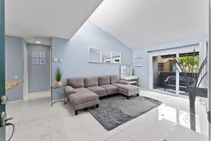3456 Castle Glen Dr, San Diego, CA 92123 - Photo 3