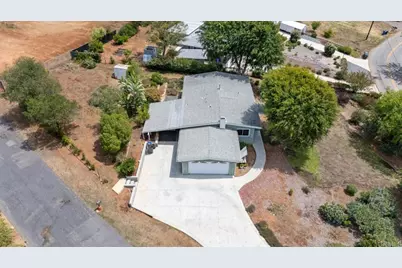 2091 Warmlands Ave, Vista, CA 92084 - Photo 3