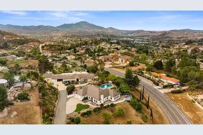 1221 Vista Grande Road, El Cajon, CA 92019 - Photo 5