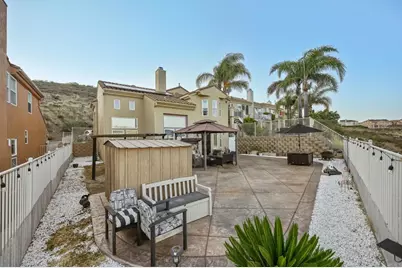 1819 Fabled Waters Dr, Spring Valley, CA 91977 - Photo 33