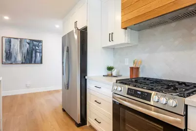 5610 Chateau Drive, San Diego, CA 92117 - Photo 9