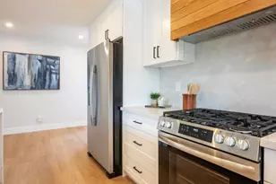 5610 Chateau Dr, San Diego, CA 92117 - Photo 9