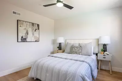 5610 Chateau Drive, San Diego, CA 92117 - Photo 27