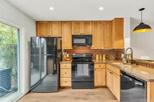 10185 Peaceful Ct, Santee, CA 92071 - Photo 7
