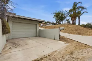 6568 Radio Dr, San Diego, CA 92114 - Photo 23