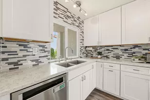 6717 Clover Ct, Carlsbad, CA 92011 - Photo 11