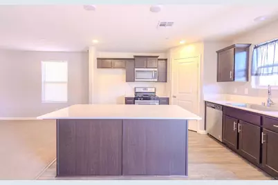 5803 Vespucci Avenue, Bakersfield, CA 93313 - Photo 21