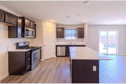5803 Vespucci Avenue, Bakersfield, CA 93313 - Photo 17
