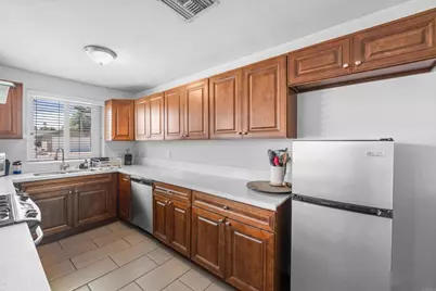 8828 Hillslope Avenue, Spring Valley, CA 91977 - Photo 11