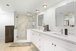 230 W Laurel St, San Diego, CA 92101 - Photo 13