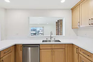 43 Montego Ct, Coronado, CA 92118 - Photo 25