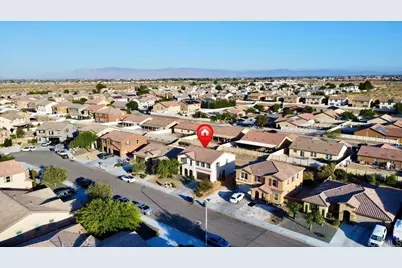 14361 Pioneer Way, Victorville, CA 92394 - Photo 27