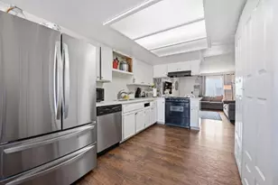 569 E St, Chula Vista, CA 91910 - Photo 5