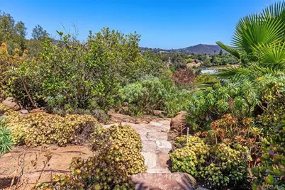 746 Sunrise Drive, Vista, CA 92084 - Photo 37
