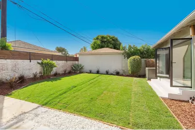 7807 Agnew Ave, Los Angeles, CA 90045 - Photo 23