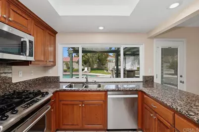 6995 Mission Grove Parkway, Riverside, CA 92506 - Photo 11