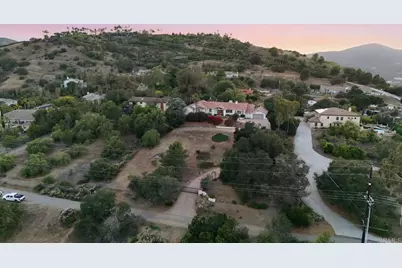 2205 Johnston Rd, Escondido, CA 92029 - Photo 3