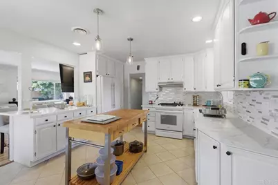 305 Margo Ct, Chula Vista, CA 91910 - Photo 7