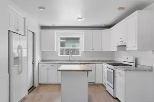 127 Flamingo Dr, Oceanside, CA 92054 - Photo 11