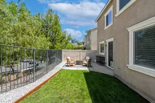 24248 Lilac Ln, Lake Elsinore, CA 92532 - Photo 17