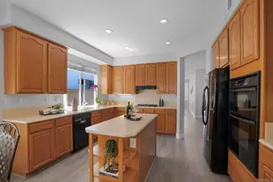 1274 W Vaquero Ct, Chula Vista, CA 91910 - Photo 11