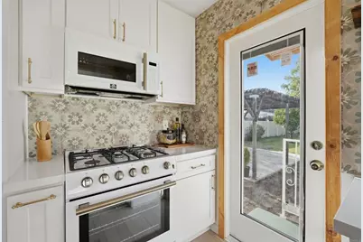 7570 Cuyamaca Avenue, Lemon Grove, CA 91945 - Photo 7