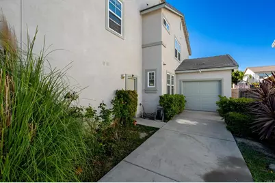 30241 Trois Valley Street, Murrieta, CA 92563 - Photo 35