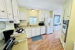 2130 Sunset Dr, Vista, CA 92081 - Photo 9