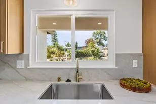 4588 Manitou Way, San Diego, CA 92117 - Photo 9