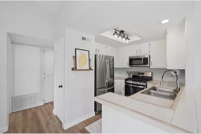 5064 Via Manos #F, Oceanside, CA 92057 - Photo 9