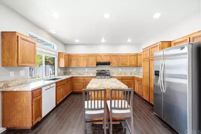 39513 Tangletree Way, Murrieta, CA 92563 - Photo 17