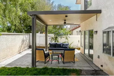 39082 Via Las Quintas, Murrieta, CA 92562 - Photo 15