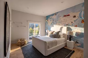 3866 Alta Mesa Dr, Studio City, CA 91604 - Photo 23