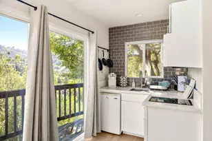 3866 Alta Mesa Dr, Studio City, CA 91604 - Photo 33