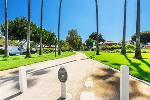 7405 Charmant Dr, San Diego, CA 92122 - Photo 29