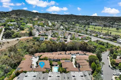 2402 Altisma Way, Carlsbad, CA 92009 - Photo 3