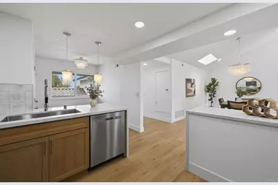 94 Kingston Ct W, Coronado, CA 92118 - Photo 11