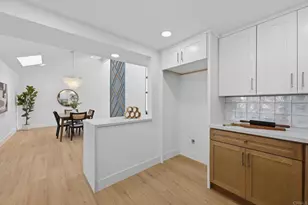 94 Kingston Ct W, Coronado, CA 92118 - Photo 17