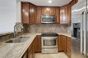 8889 Caminito Plaza Centro, San Diego, CA 92122 - Photo 5